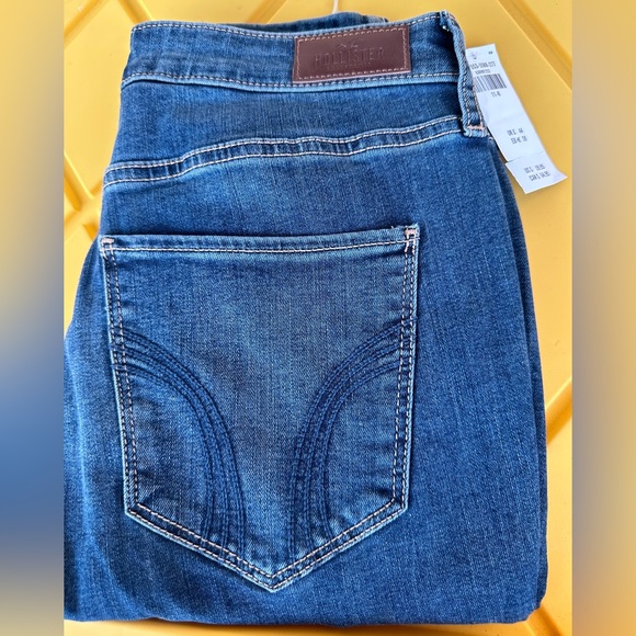 Hollister Jeans - Picture 1 of 4